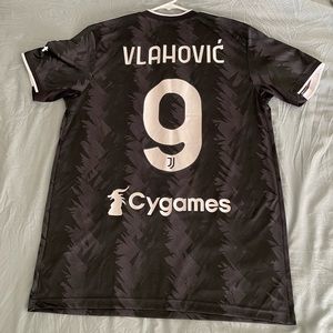 Vlahovic 2022-23 Juventus Away Kit Jersey - Men’s Medium